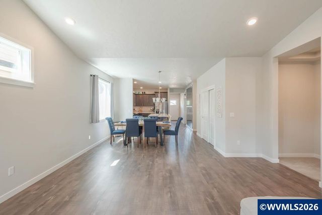 1438 45th Av, Sweet Home, OR 97386