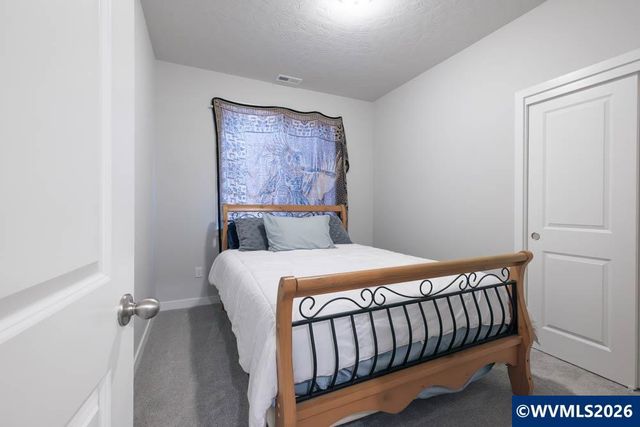 1438 45th Av, Sweet Home, OR 97386