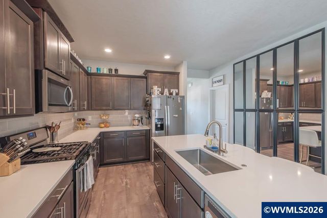 1438 45th Av, Sweet Home, OR 97386