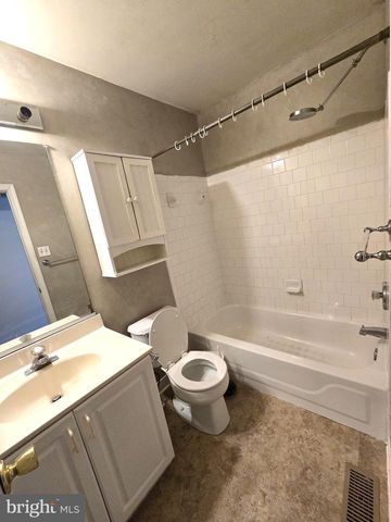 55 BEAVER POND, Parkville, MD 21234