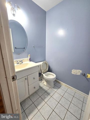 55 BEAVER POND, Parkville, MD 21234