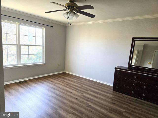 55 BEAVER POND, Parkville, MD 21234