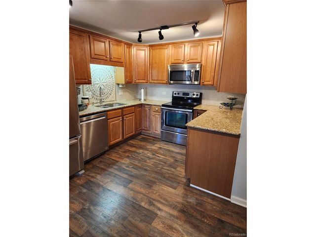 610 S Clinton St 4A, Denver, CO 80247