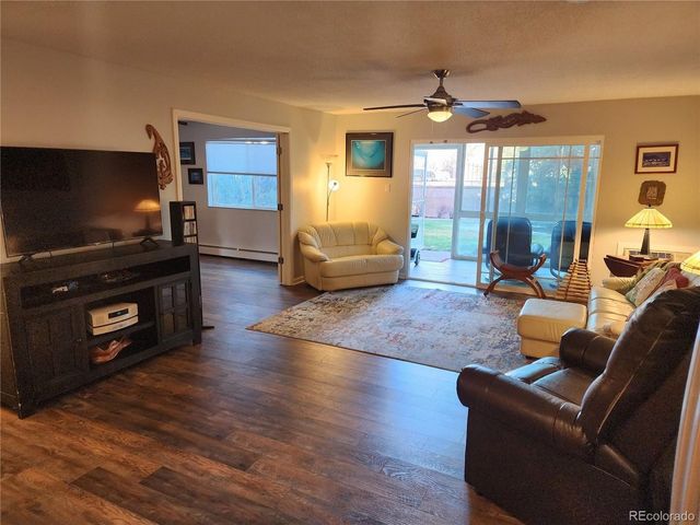 610 S Clinton St 4A, Denver, CO 80247