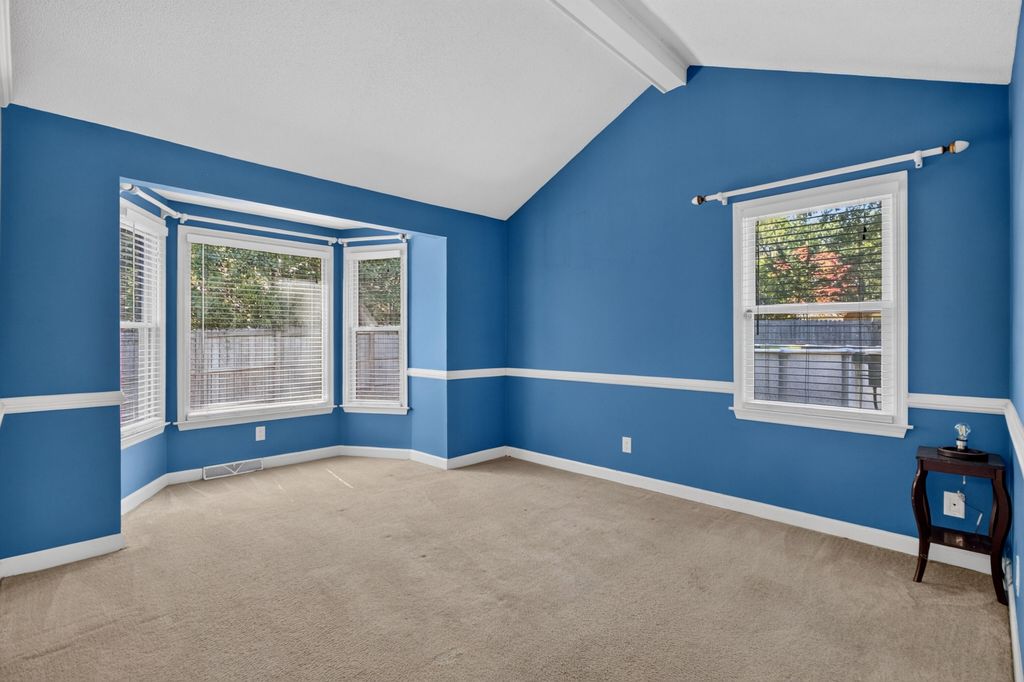 Image 12 of property listing at 295 Forest Circle, Summerville, SC 29483