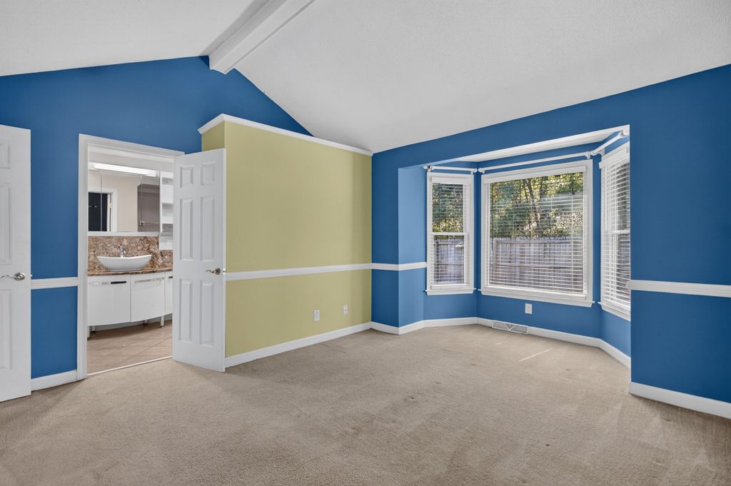Image 13 of property listing at 295 Forest Circle, Summerville, SC 29483
