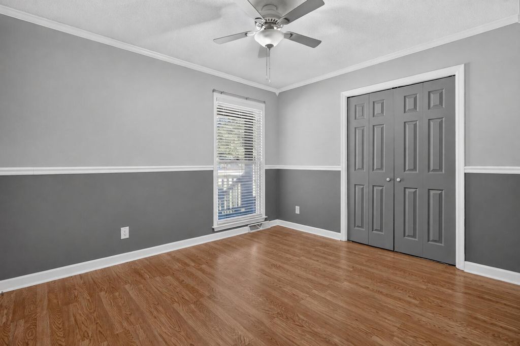 Image 16 of property listing at 295 Forest Circle, Summerville, SC 29483