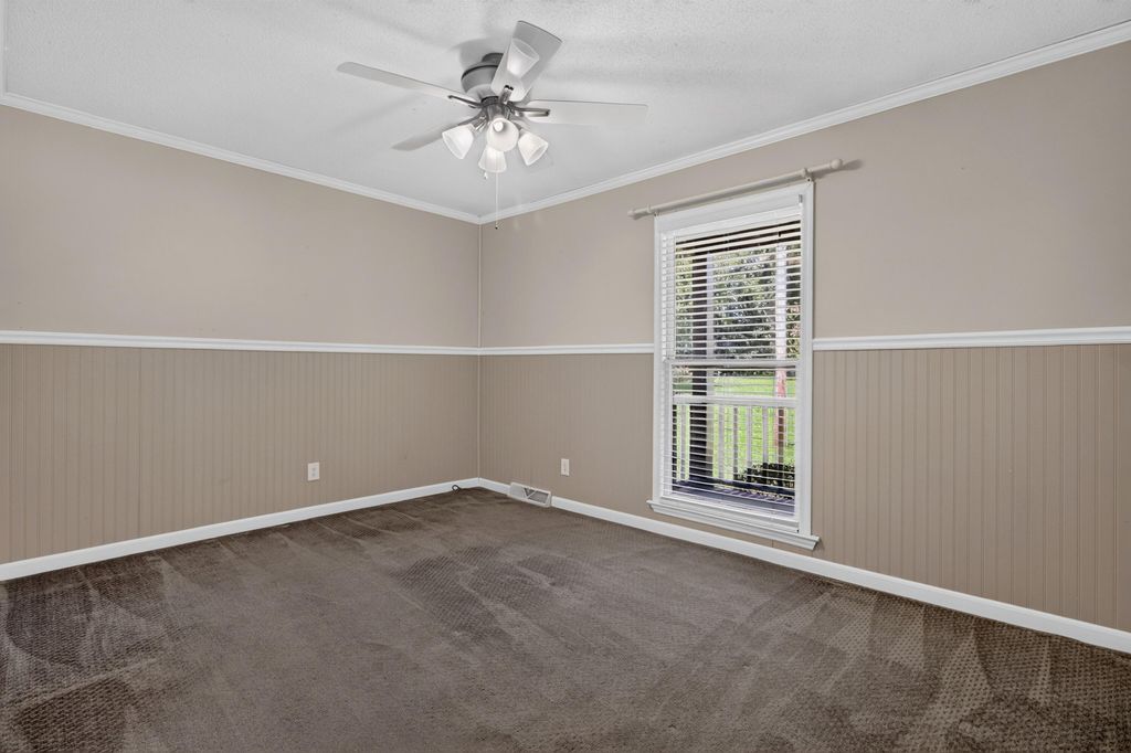 Image 17 of property listing at 295 Forest Circle, Summerville, SC 29483