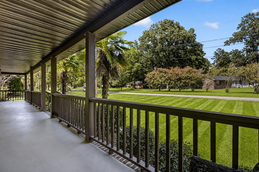 Image 26 of property listing at 295 Forest Circle, Summerville, SC 29483