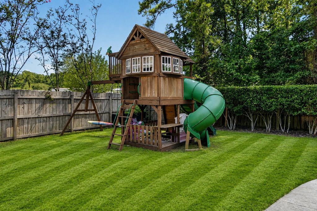 Image 29 of property listing at 295 Forest Circle, Summerville, SC 29483