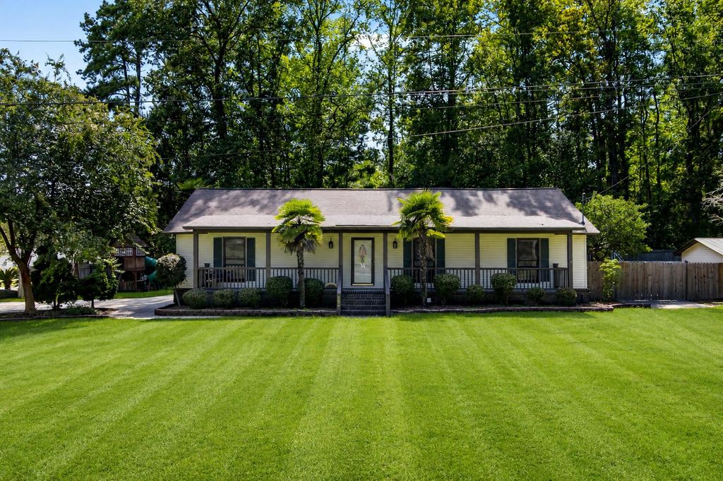 Image 31 of property listing at 295 Forest Circle, Summerville, SC 29483
