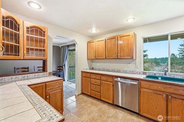 1232 211th Place SW, Lynnwood, WA 98036