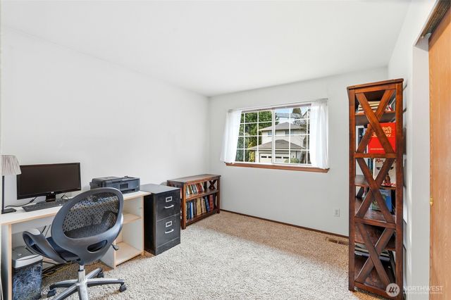 1232 211th Place SW, Lynnwood, WA 98036