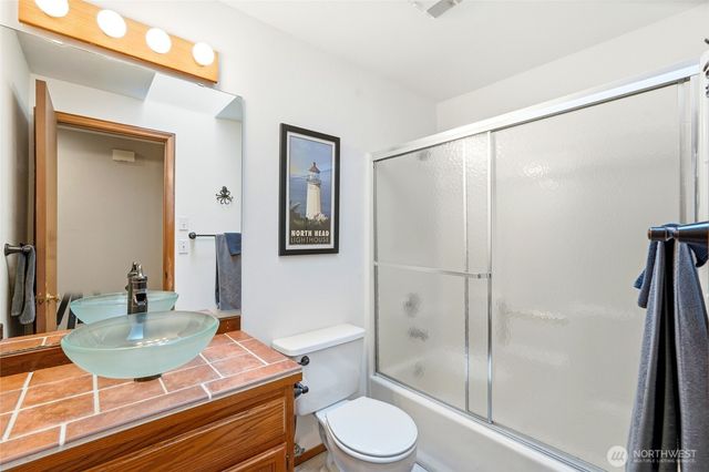 1232 211th Place SW, Lynnwood, WA 98036