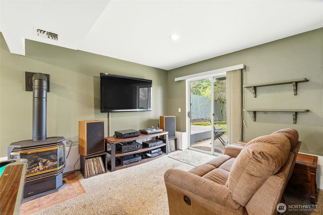 1232 211th Place SW, Lynnwood, WA 98036