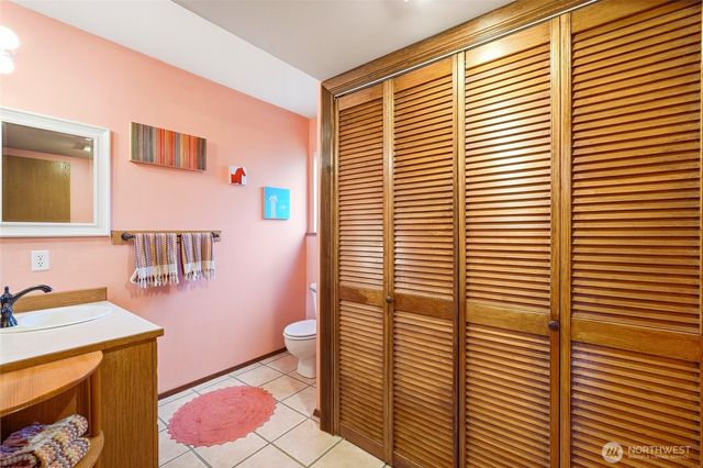 1232 211th Place SW, Lynnwood, WA 98036