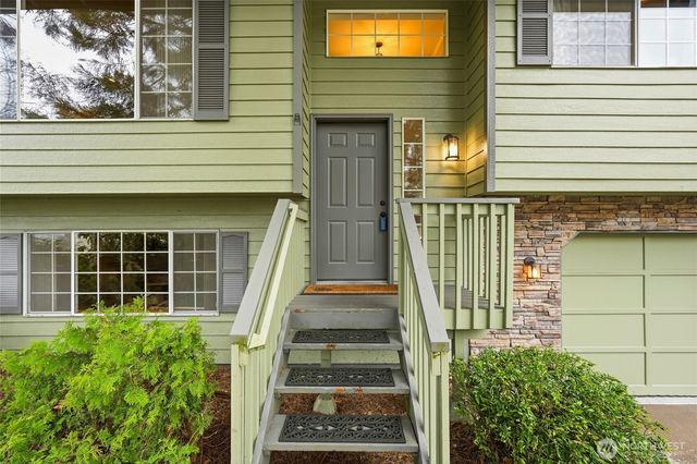 1232 211th Place SW, Lynnwood, WA 98036