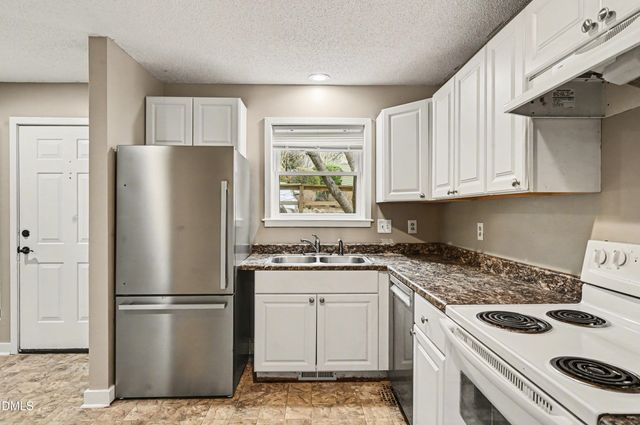 304 Cedarwood Lane, Carrboro, NC 27510