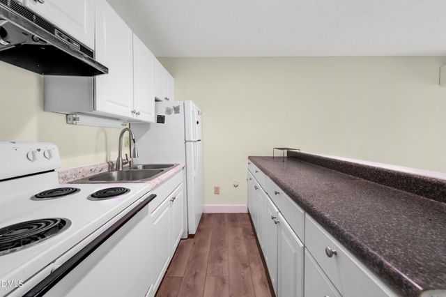 304 Cedarwood Lane, Carrboro, NC 27510