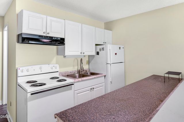 304 Cedarwood Lane, Carrboro, NC 27510