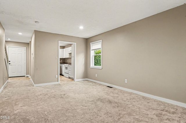 304 Cedarwood Lane, Carrboro, NC 27510