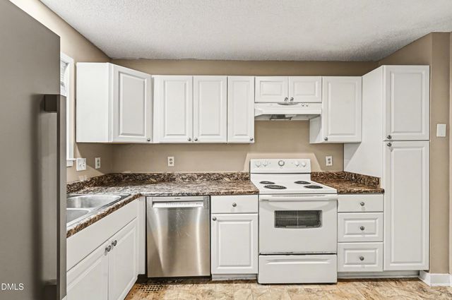 304 Cedarwood Lane, Carrboro, NC 27510