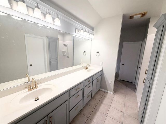 10616 NW 40th Terrace, Yukon, OK 73099