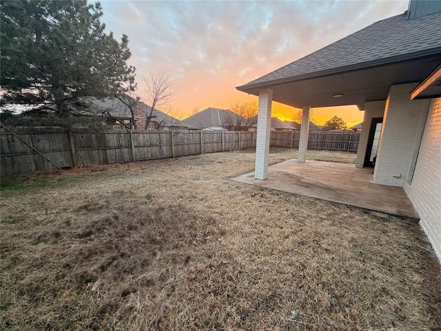 10616 NW 40th Terrace, Yukon, OK 73099