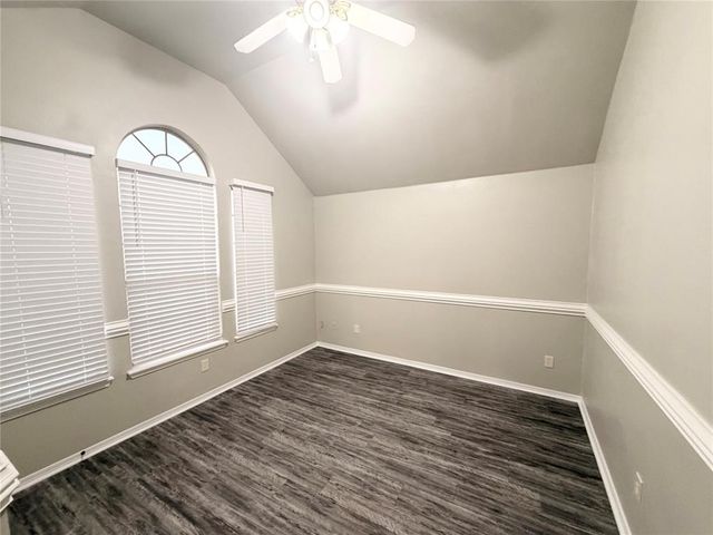 10616 NW 40th Terrace, Yukon, OK 73099