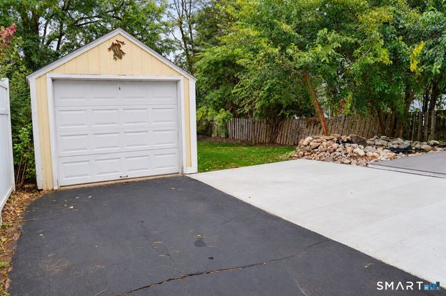 33 Byrd Road, Wethersfield, CT 06109