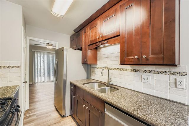 1699 Cedar Bluff Way, Marietta, GA 30062