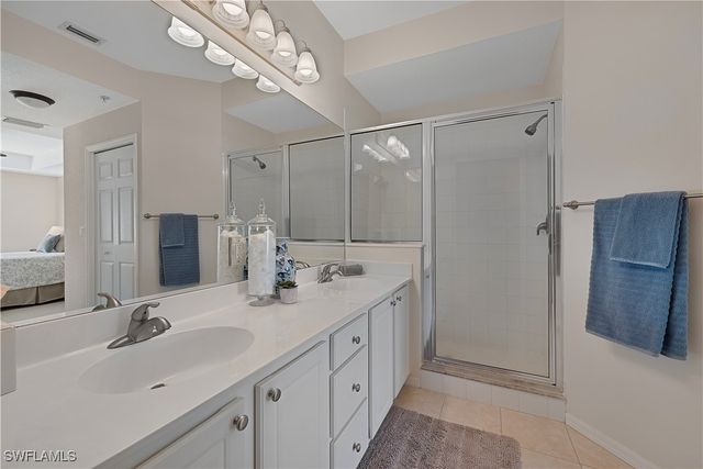 1980 Willow Bend CIR 203, Naples, FL 34109