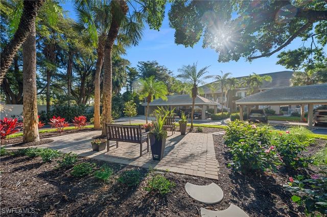 1980 Willow Bend CIR 203, Naples, FL 34109