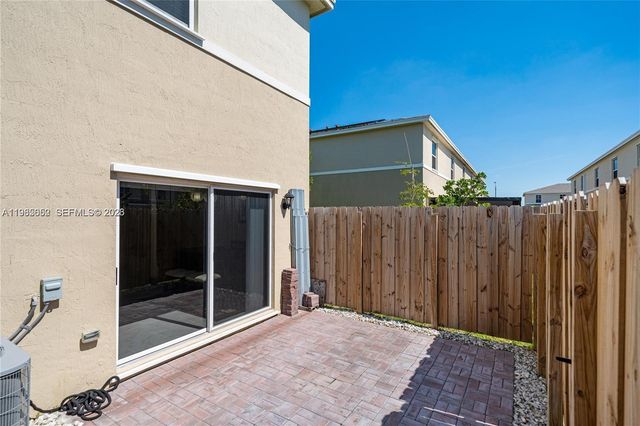 495 NE 5th Ln, Florida City, FL 33034