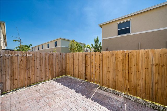 495 NE 5th Ln, Florida City, FL 33034