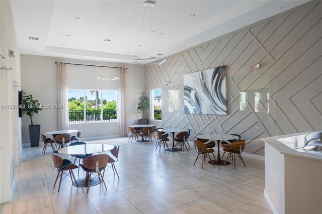 495 NE 5th Ln, Florida City, FL 33034