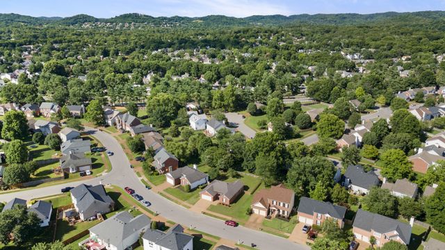 2024 Glastonbury Dr, Franklin, TN 37069