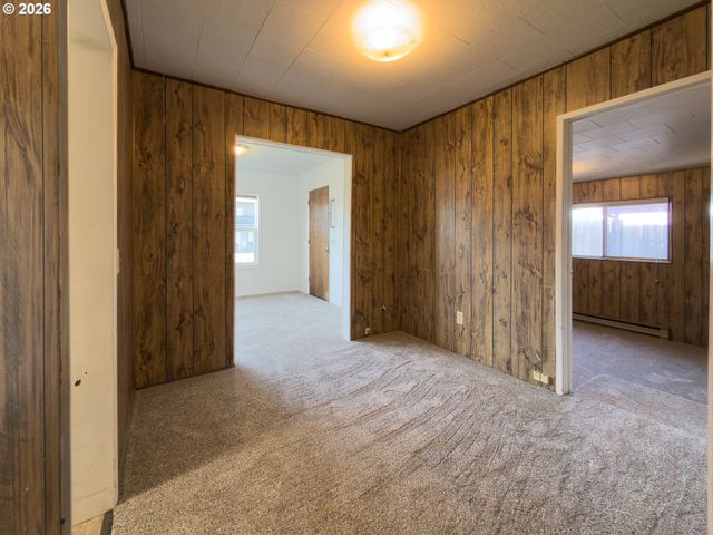 1233 ALABAMA Ave Se, Bandon, OR 97411