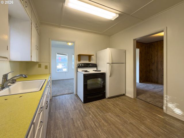 1233 ALABAMA Ave Se, Bandon, OR 97411