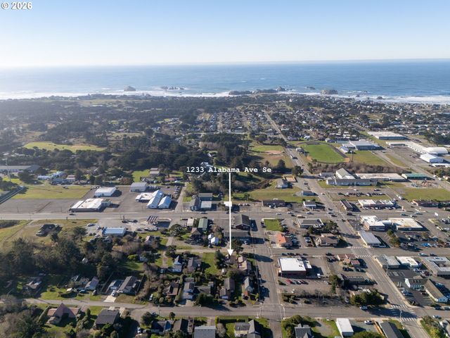 1233 ALABAMA Ave Se, Bandon, OR 97411
