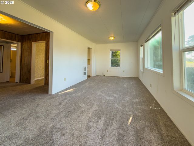 1233 ALABAMA Ave Se, Bandon, OR 97411