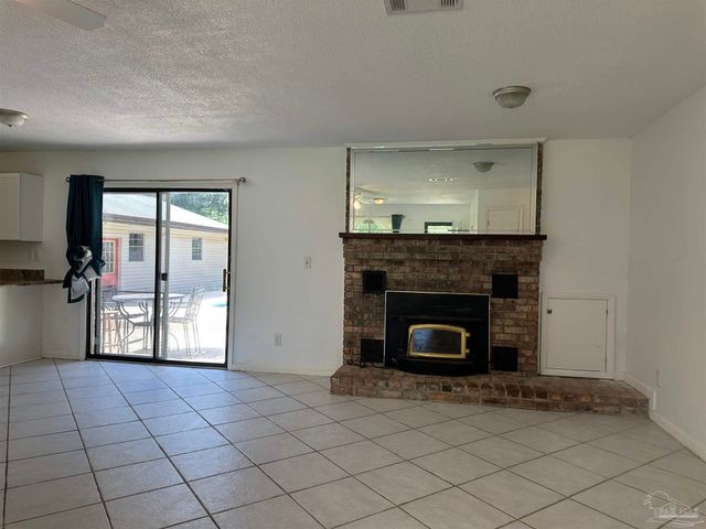 6736 Nichols Dr, Milton, FL 32570