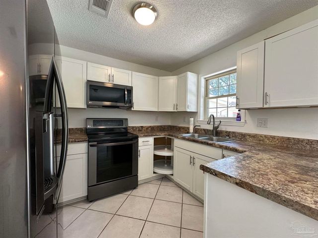 6736 Nichols Dr, Milton, FL 32570