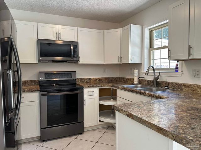 6736 Nichols Dr, Milton, FL 32570
