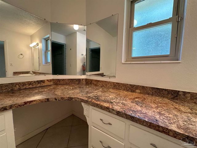 6736 Nichols Dr, Milton, FL 32570