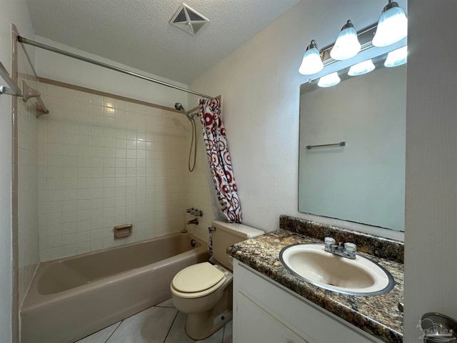 6736 Nichols Dr, Milton, FL 32570