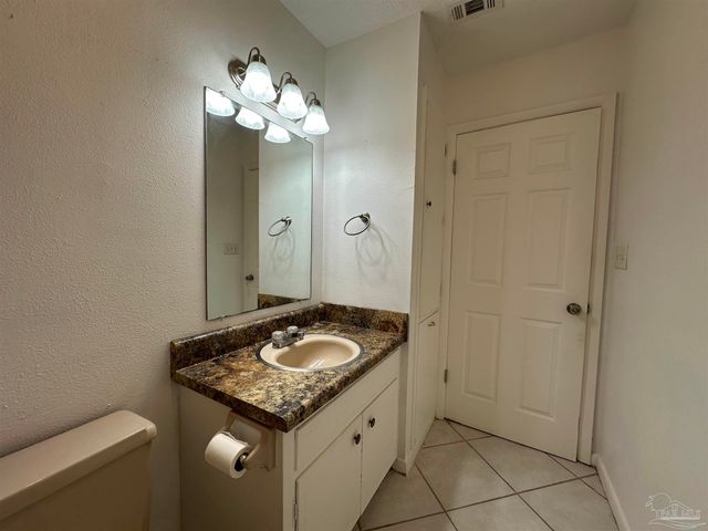 6736 Nichols Dr, Milton, FL 32570