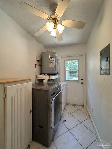 6736 Nichols Dr, Milton, FL 32570