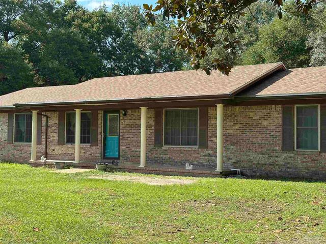 6736 Nichols Dr, Milton, FL 32570