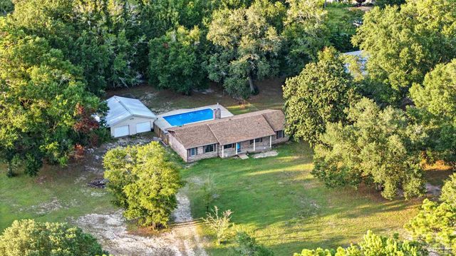 6736 Nichols Dr, Milton, FL 32570